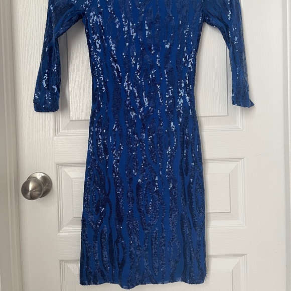 Sequin backless mini dress - Picture 2 of 6